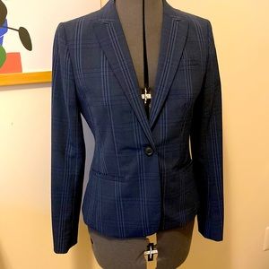 Banana Republic Classic Blazer- lightweight wool blend, blue plaid size 2